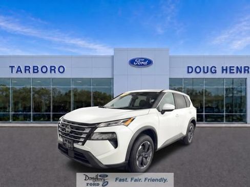 Used 2025 Nissan Rogue SV AWD/4WD image 1