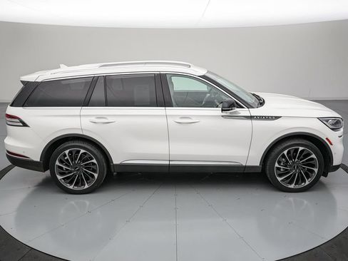 Used 2022 Lincoln Aviator Reserve w/ Equipment Group 201A AWD/4WD image 3