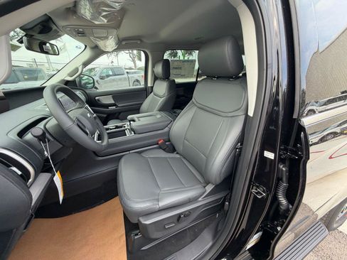 New 2026 Ford Expedition Active RWD image 6