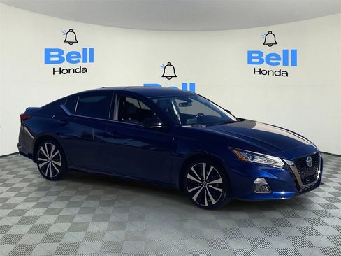 Used 2021 Nissan Altima 2.5 SR w/ SR Premium Package image 6