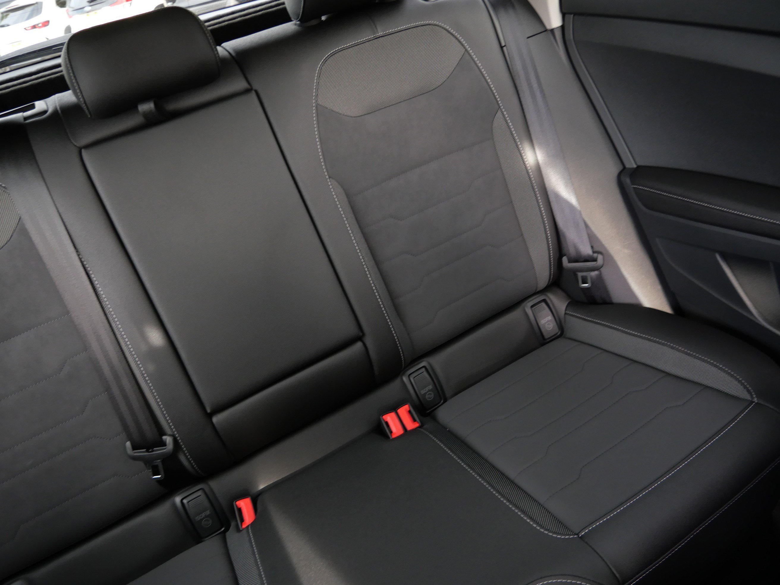 Certified 2025 Volkswagen Taos SE AWD/4WD image 14