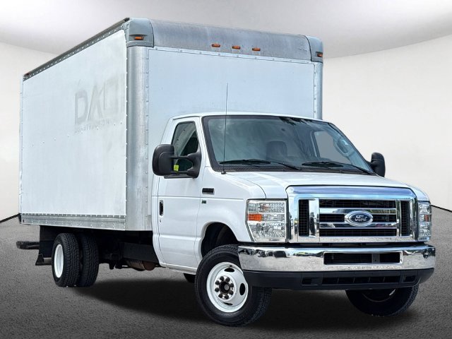 Used 2015 Ford E-350 and Econoline 350 Super Duty RWD image 15