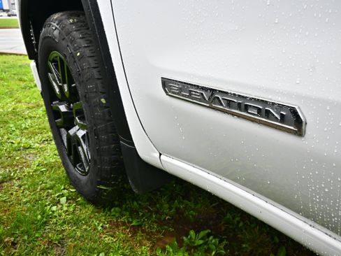 Used 2023 GMC Sierra 1500 Elevation AWD/4WD image 12