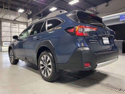Certified 2025 Subaru Outback Limited w/ Tech Package 2 AWD/4WD image 7