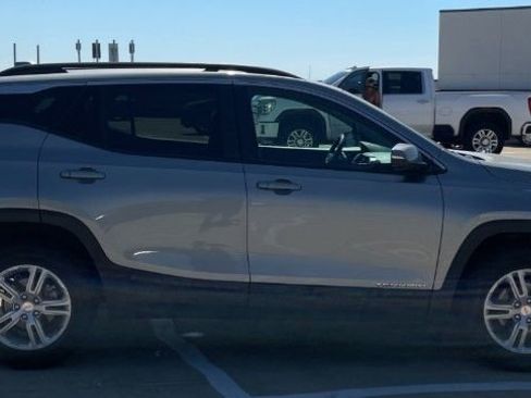 Used 2023 GMC Terrain SLE w/ Driver Convenience Package AWD/4WD image 7