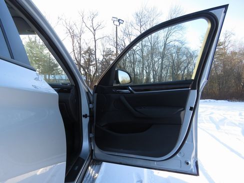 Used 2017 BMW X3 xDrive28i image 12