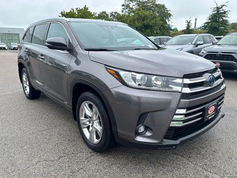Used 2019 Toyota Highlander Limited AWD/4WD image 12
