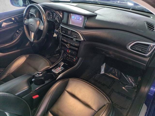 Used 2017 INFINITI QX30 Premium FWD image 20