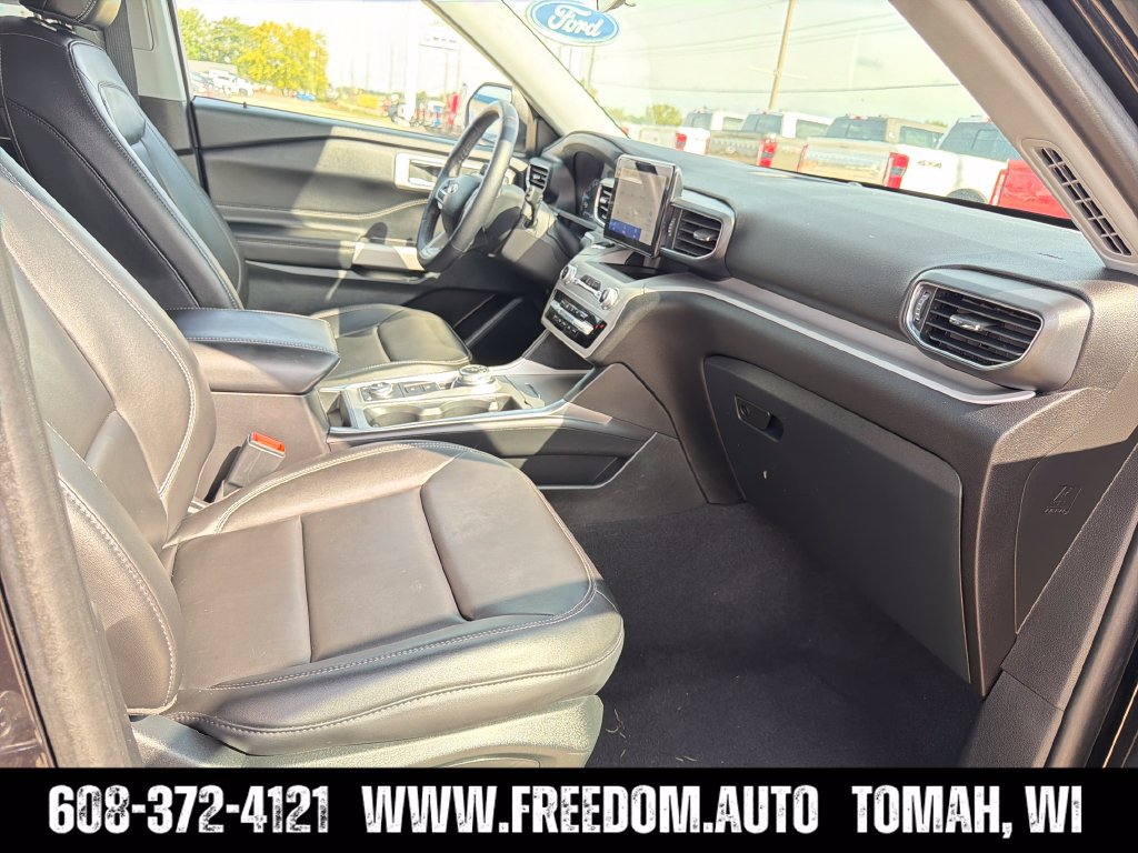 Used 2024 Ford Explorer XLT w/ Equipment Group 202A AWD/4WD image 37