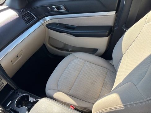 Used 2018 Ford Explorer FWD image 16