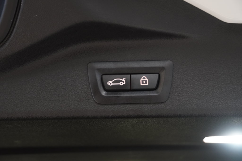 Used 2019 BMW X5 xDrive40i w/ Convenience Package AWD/4WD image 12