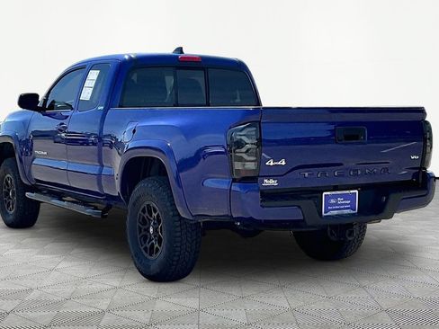 Used 2022 Toyota Tacoma SR5 AWD/4WD image 13