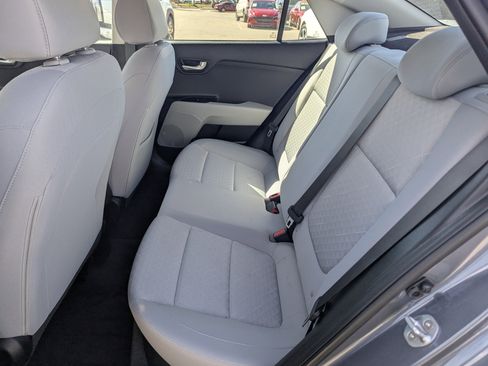 Used 2019 Kia Rio S image 8