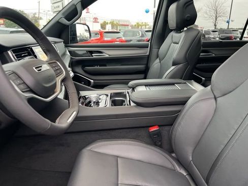 New 2026 Jeep Grand Wagoneer Limited AWD/4WD image 9