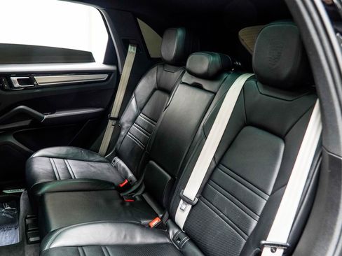Used 2023 Porsche Cayenne Platinum Edition AWD/4WD image 47