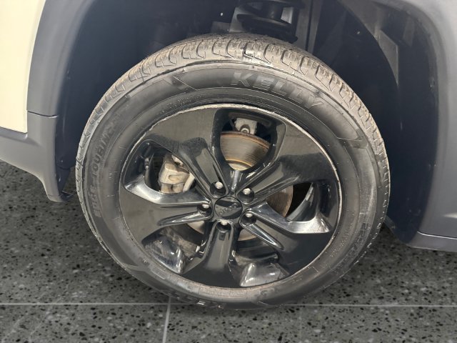 Used 2018 Jeep Compass Latitude w/ Popular Equipment Group AWD/4WD image 28