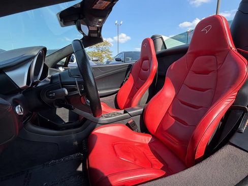 Used 2015 McLaren 650S Spider RWD image 19