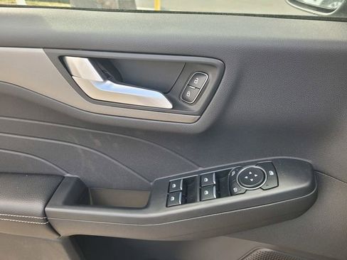 New 2025 Ford Escape SE FWD image 15