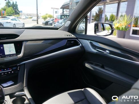 Used 2024 Cadillac XT6 Sport w/ Technology Package AWD/4WD image 29