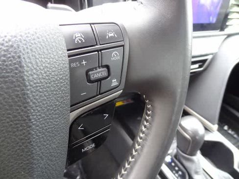 Used 2025 Toyota Camry SE FWD image 17