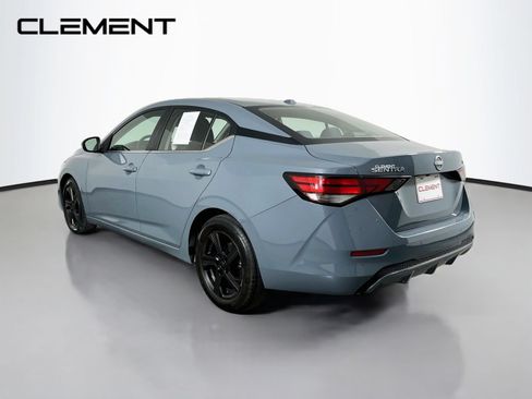 Used 2024 Nissan Sentra SV FWD image 8