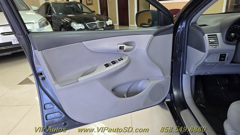Used 2009 Toyota Corolla LE FWD image 11