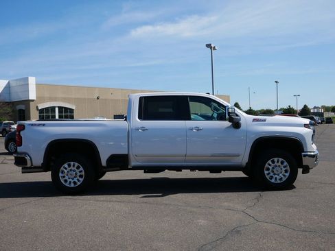 Used 2024 Chevrolet Silverado 3500 LTZ w/ LTZ Premium Package AWD/4WD image 11
