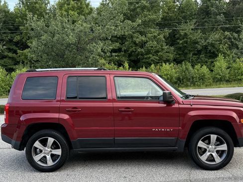 Used 2017 Jeep Patriot High Altitude image 9