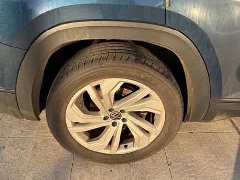 Certified 2023 Volkswagen Atlas SE image 5