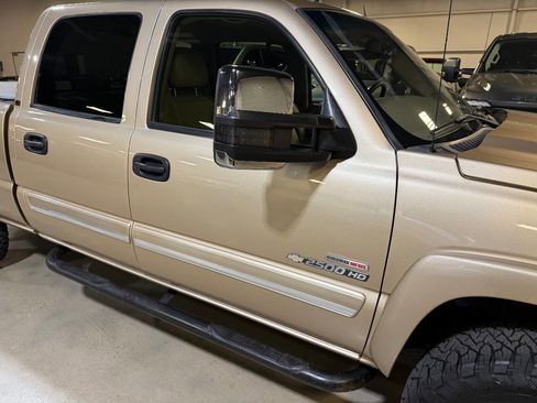 Used 2005 Chevrolet Silverado 2500 LT w/ Heavy-Duty Power Package AWD/4WD image 54