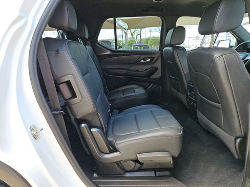 Certified 2023 Chevrolet Traverse RS w/ LPO, 'HIT The Road' Package FWD image 25
