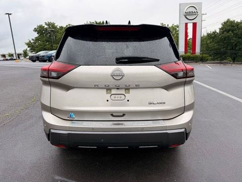 Certified 2025 Nissan Rogue SL w/ Tech Package AWD/4WD image 6