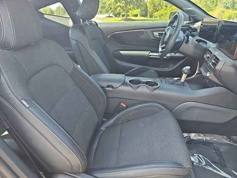 Used 2024 Ford Mustang Coupe RWD image 10
