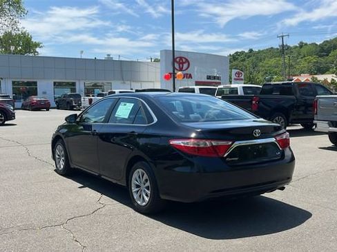 Used 2016 Toyota Camry LE FWD image 4