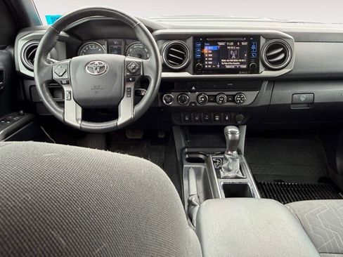 Used 2019 Toyota Tacoma TRD Sport w/ Technology Package image 12