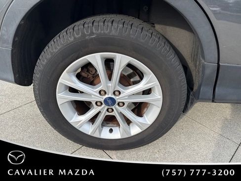 Used 2017 Ford Escape SE FWD image 21
