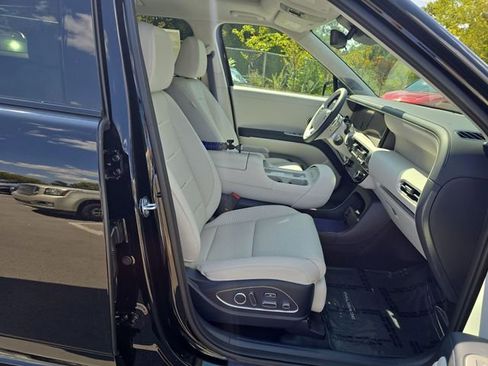 New 2026 Hyundai Palisade Calligraphy FWD image 25