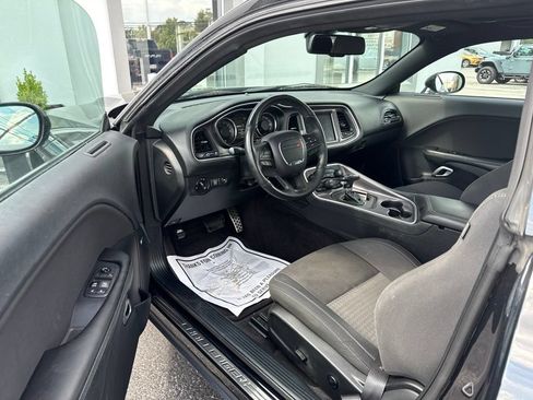 Used 2018 Dodge Challenger R/T Scat Pack w/ Driver Convenience Group RWD image 9