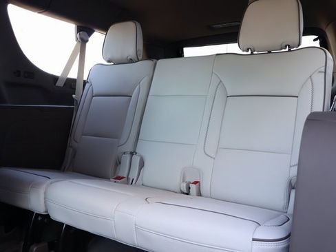New 2026 GMC Yukon XL Denali image 13