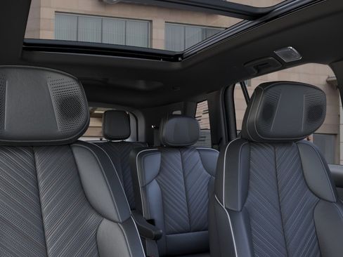 New 2026 Cadillac Vistiq Platinum AWD/4WD image 24