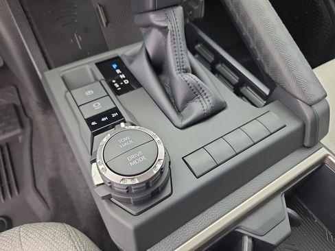 New 2026 Toyota 4Runner SR5 AWD/4WD image 23