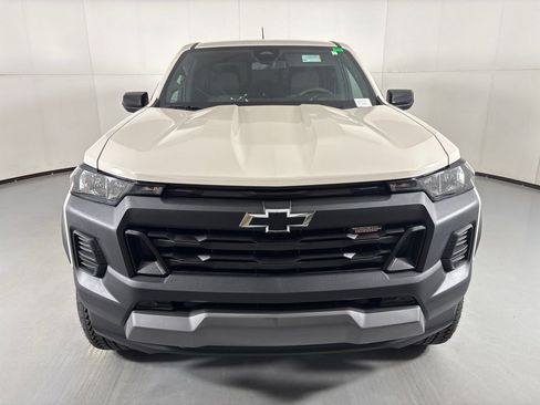 Used 2026 Chevrolet Colorado Trail Boss AWD/4WD image 3