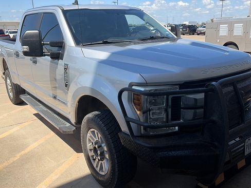 Used 2019 Ford F250 XL w/ STX Appearance Package AWD/4WD image 4