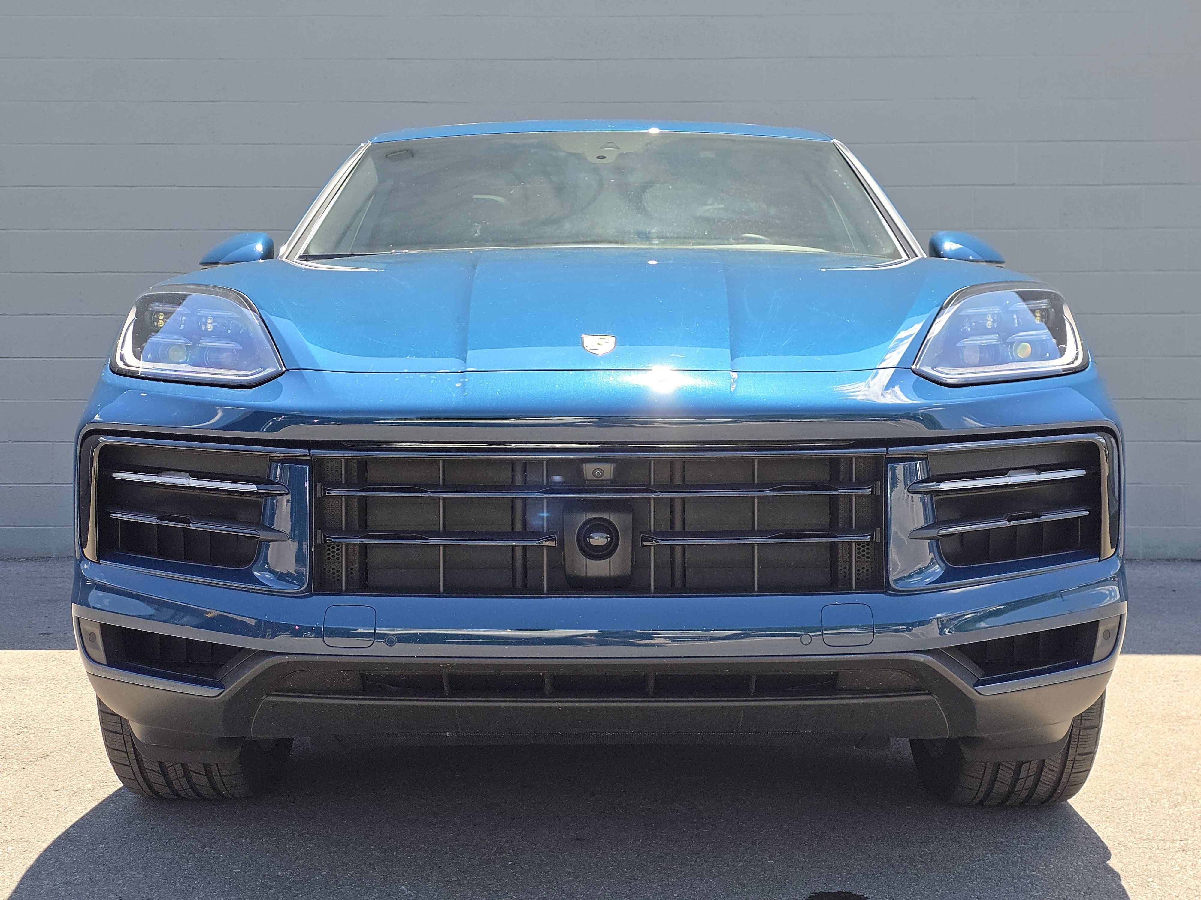 Certified 2025 Porsche Cayenne AWD/4WD image 6