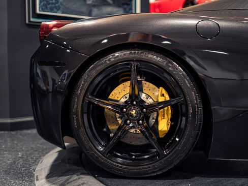Used 2015 Ferrari 458 Spider RWD image 34
