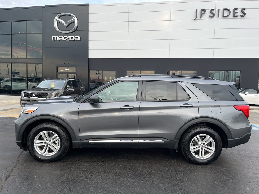 Used 2021 Ford Explorer XLT w/ Class III Trailer Tow Package AWD/4WD image 2