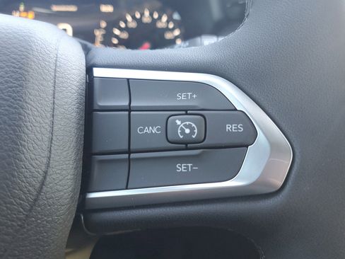 New 2026 Jeep Compass Latitude image 12