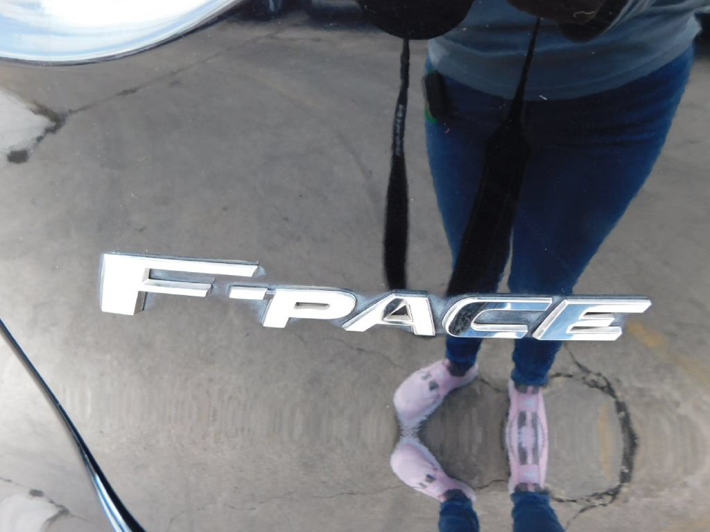 Used 2018 Jaguar F-PACE Premium AWD/4WD image 12