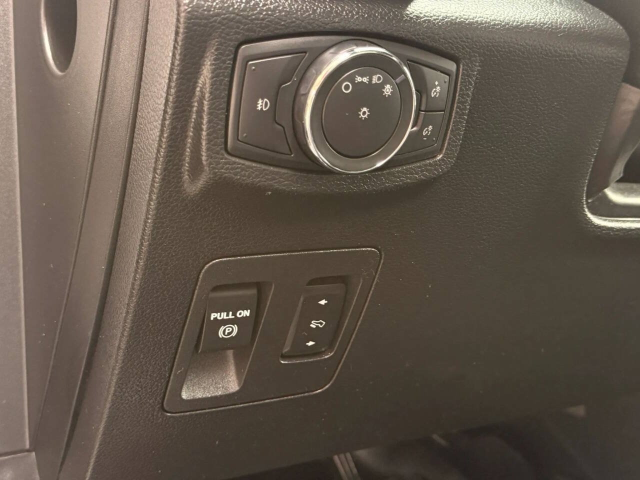 Used 2019 Ford Expedition Max Limited AWD/4WD image 27