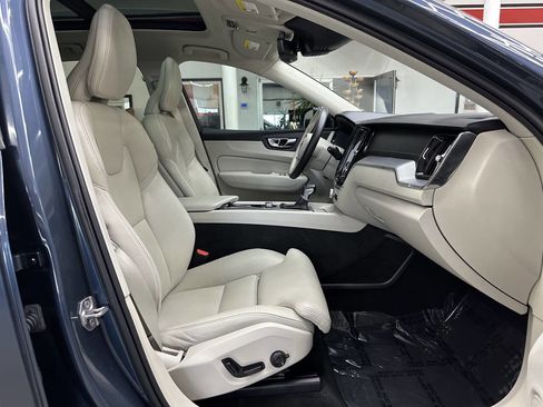 Used 2019 Volvo XC60 T5 Inscription w/ Protection Package Premier image 17